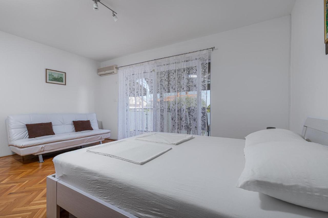 Haus Eva Apartment Novigrad  Exterior photo