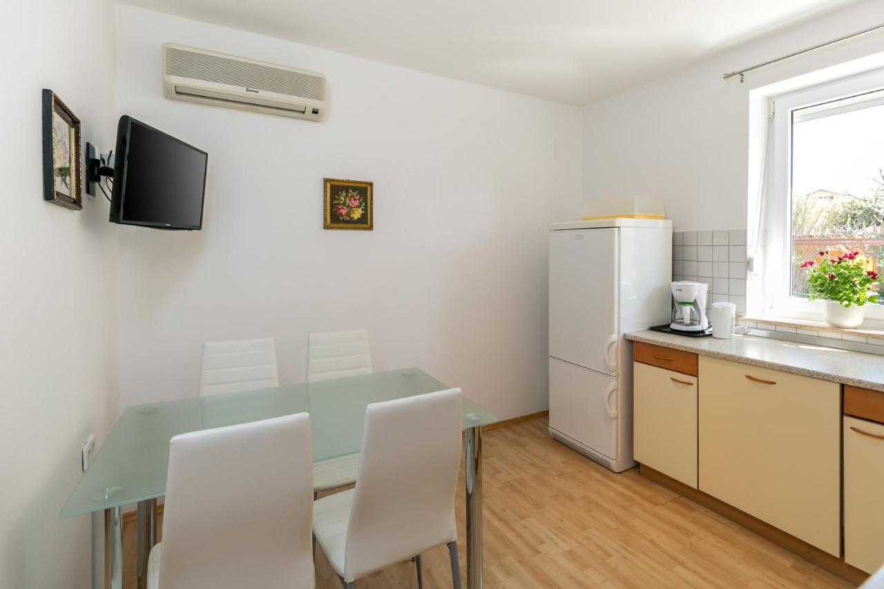Haus Eva Apartment Novigrad  Exterior photo