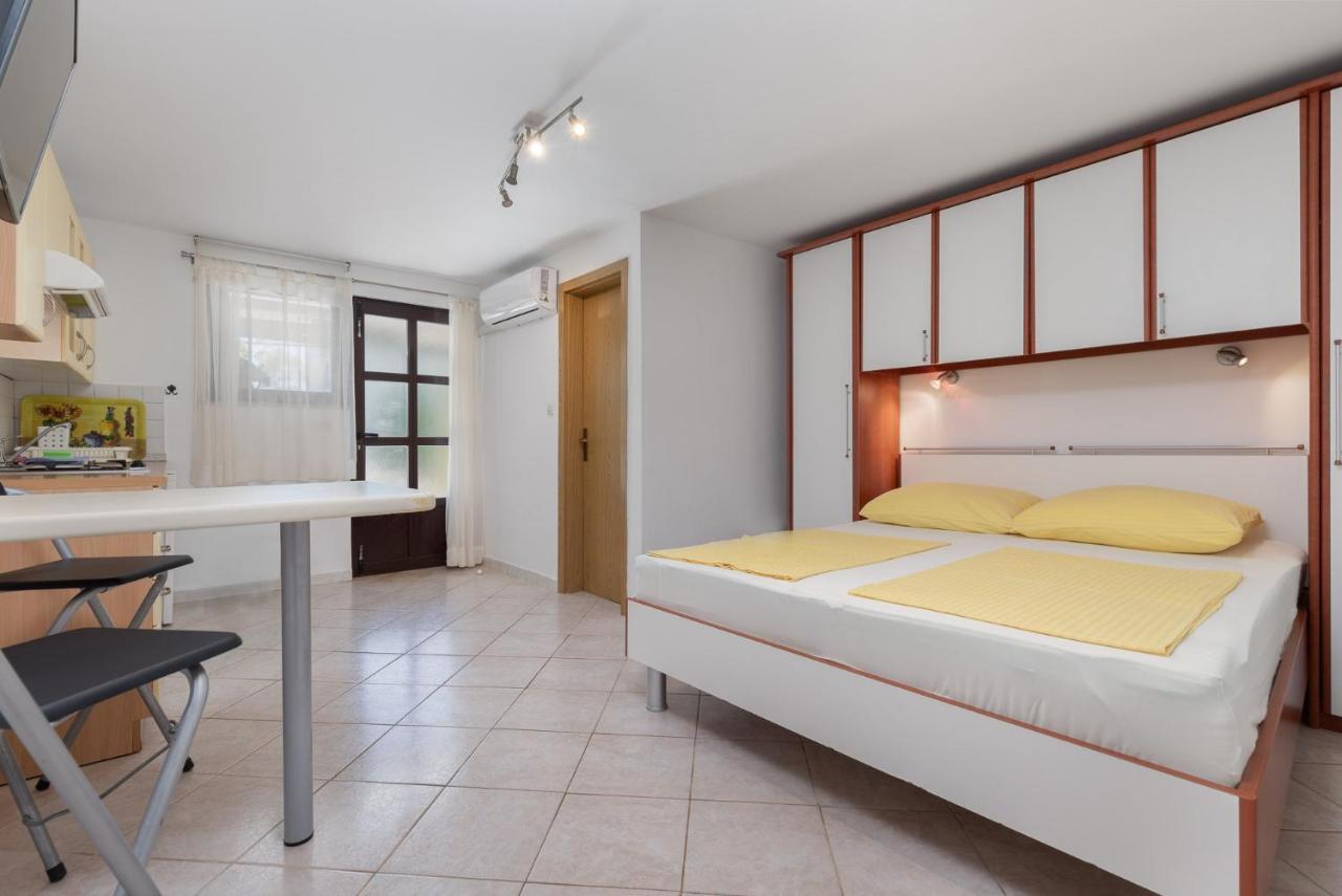 Haus Eva Apartment Novigrad  Exterior photo