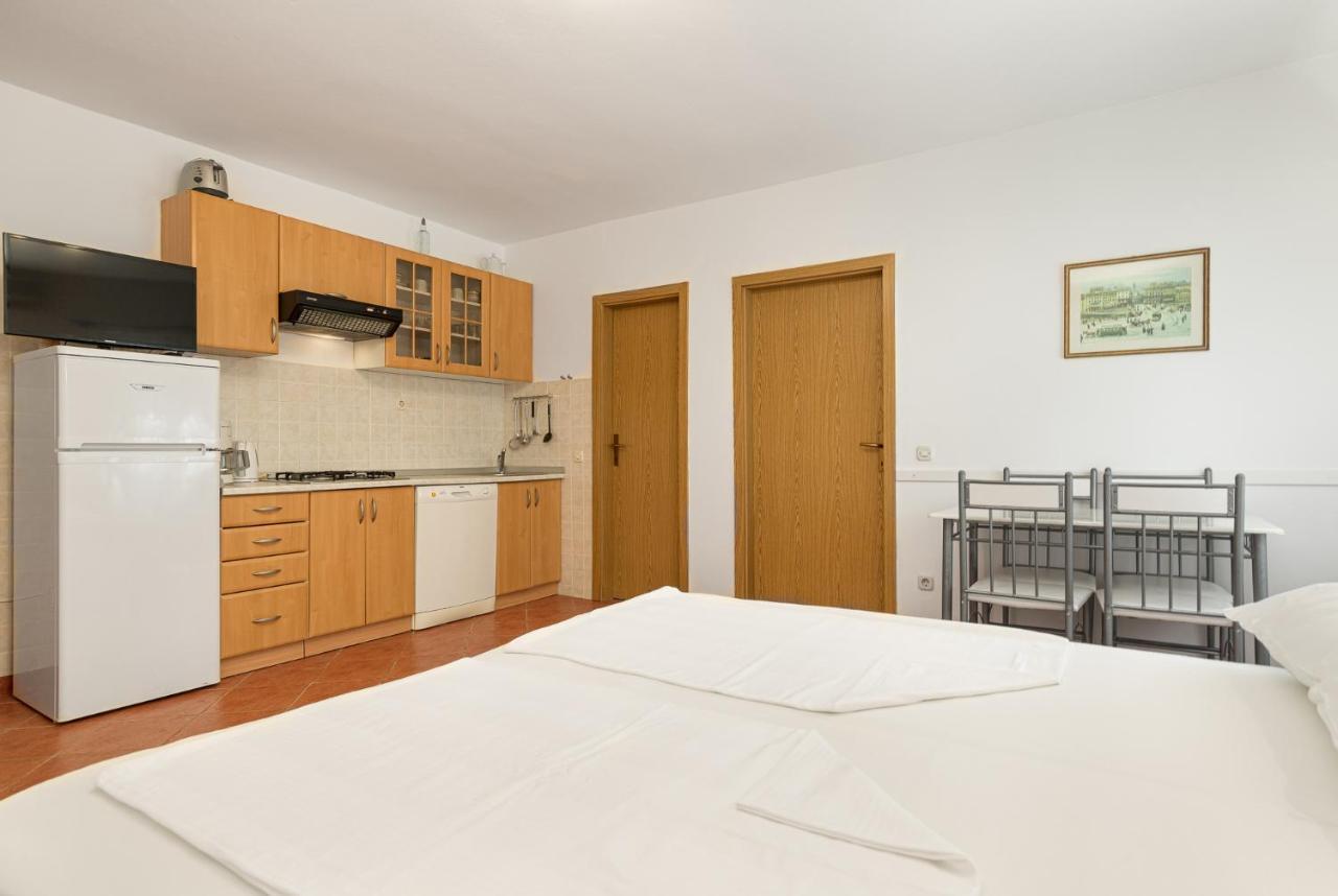 Haus Eva Apartment Novigrad  Exterior photo